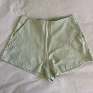 Lululemon Ribbed Softstreme High-Rise Short 2" Size 6 Light Green Color